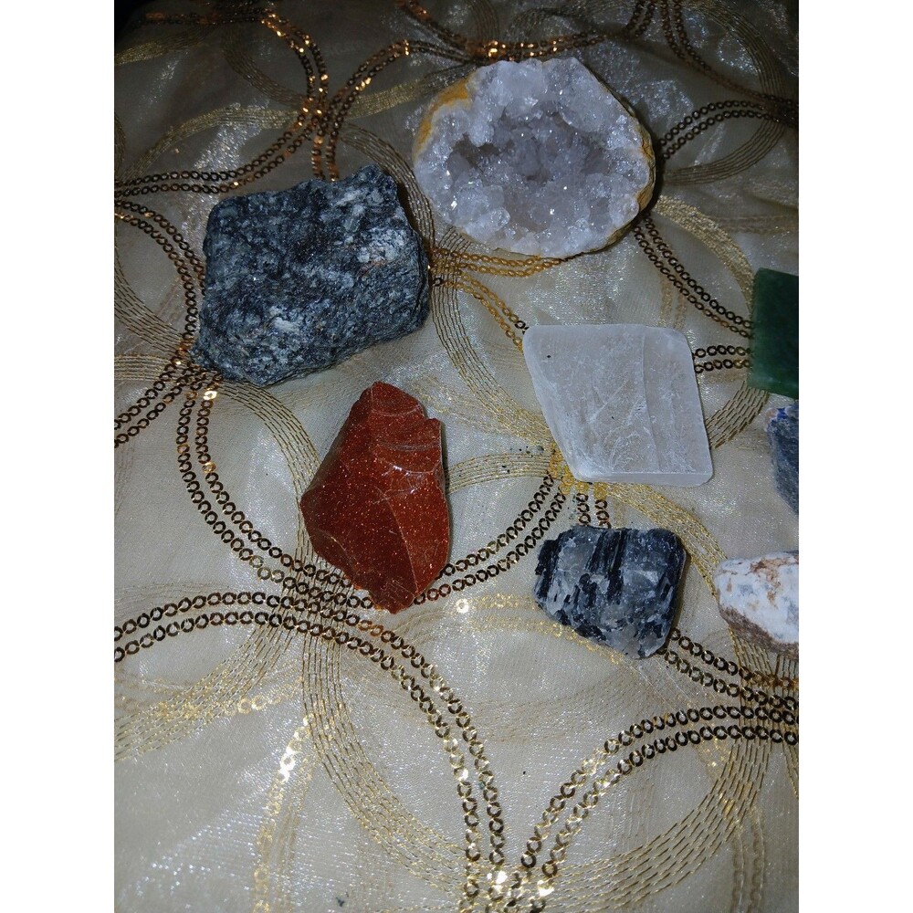 Assorted Rocks and Crystals Bundle - Picture 4 of 4